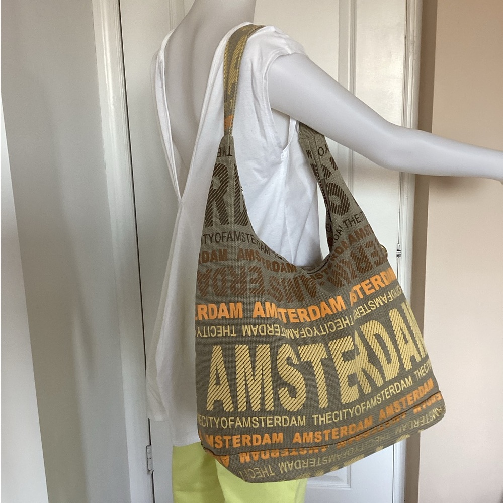 Robin Ruth hobo bag. - Picture 2 of 12